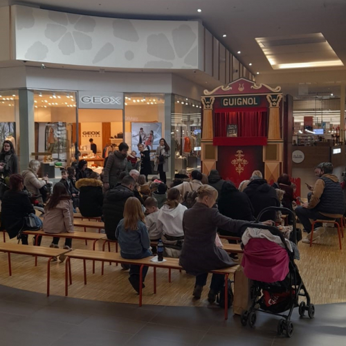Guignol au centre commercial Cora à Lempdes