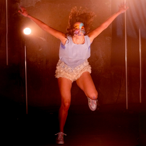 Un oiseau - Cie Aniki Vóvó