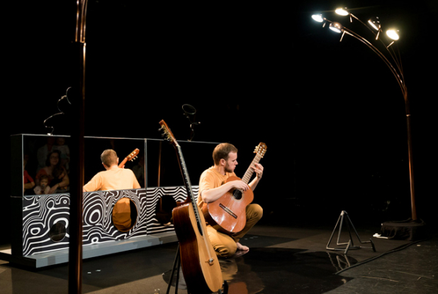 Toi & moi dix doigts - 2 guitares et un homme