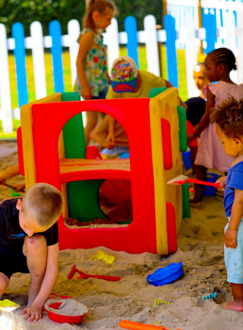 Tourcoing Plage : Espace de loisirs pour les tout-petits, bac à sable