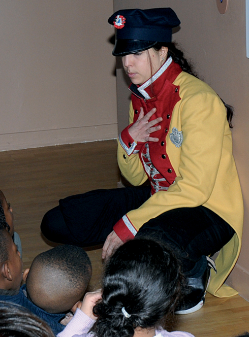 Visitée costumée en famille au Musée de la Poste