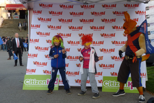 Concours Air Guitar avec CitizenKid - stand à Gerland