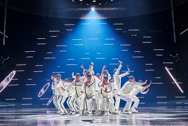 Holiday on Ice - Aurore, néons