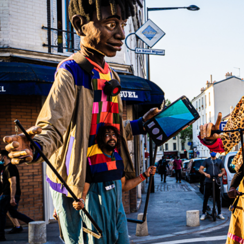 Bibliolympiades / A trottinette : spectacle familial