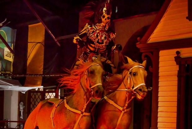 Halloween 2024 OK CORRAL : Squelette et chevaux