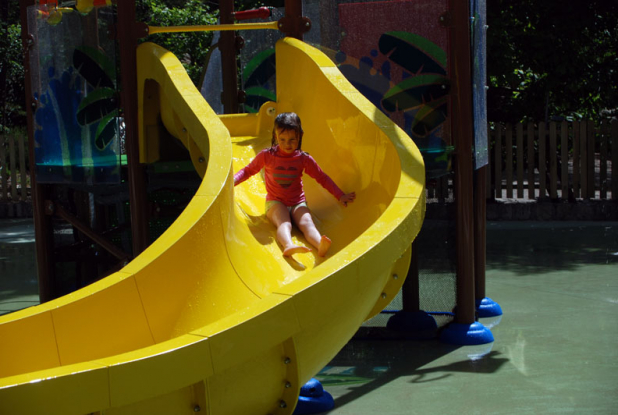 Ile de Loisirs de Buthiers - Fillette toboggan