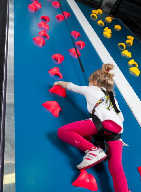 Mad Monkey Montpellier : salle d'escalade pour enfants