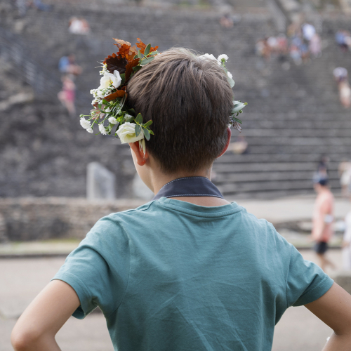 Enfant visitant Lugdunum - Musée et théâtres romains