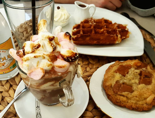 L Armoire A Cuilleres Salon De The Bar A Chocolat Pour Enfants