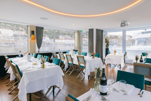 Les Bateaux Lyonnais : Restaurant