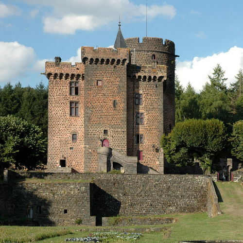 Château Dauphin à Pontgibaud