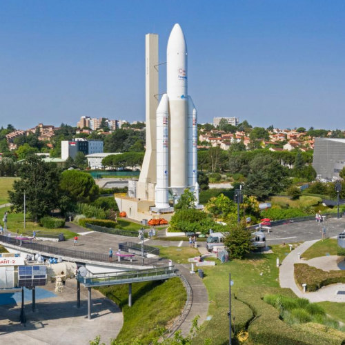 La Cité de l’espace : vue générale, fusée