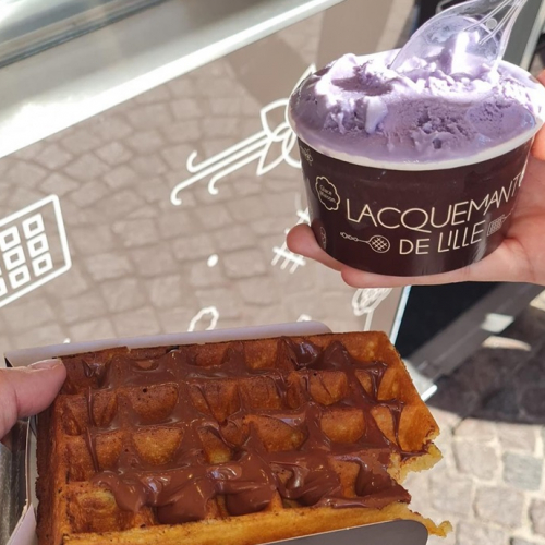Lacquemant De Lille : Une gaufre et une glace