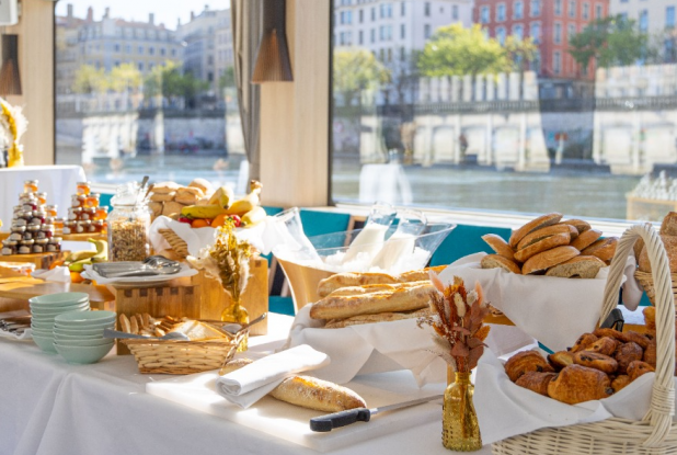 Les Bateaux Lyonnais : Brunch
