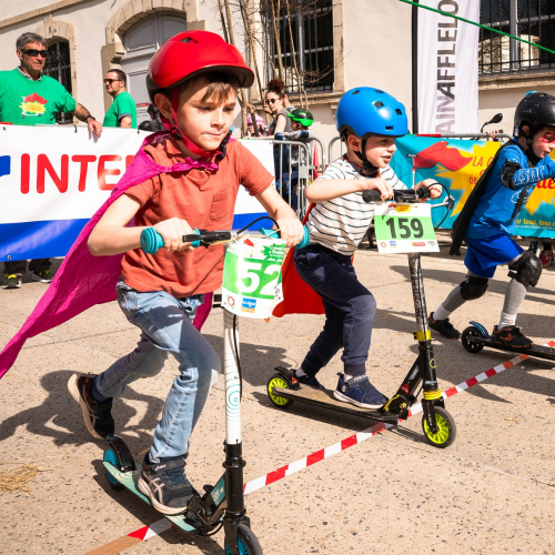 Grande Course de trottinettes par l'association  Nire Laguna Thomas