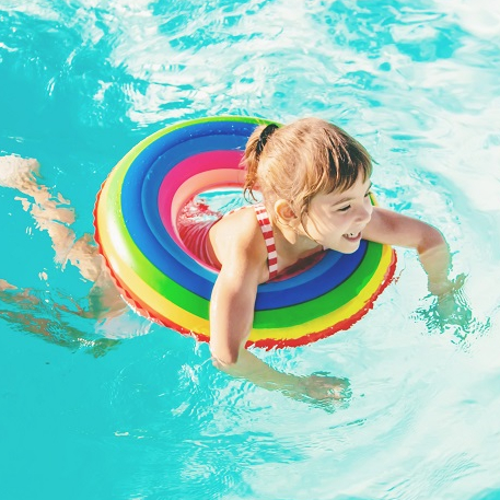Paris : le top des piscines pour cet été avec les enfants