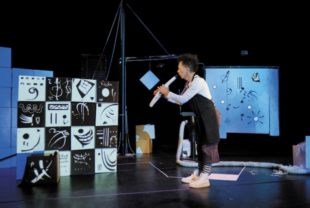 Prélude en bleu majeur : joue de la flûte