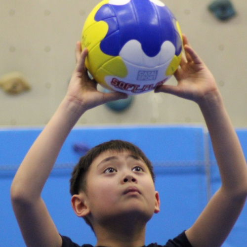 Volley-ball : ce qu'il faut savoir sur ce sport pour vos enfants