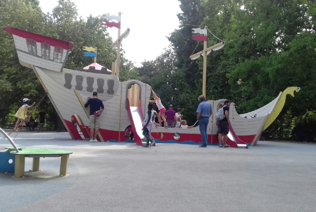 Parc Bordelais : bateau aire de jeux