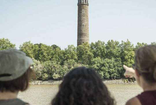 Balade des 2 bacs à Loire : Couëron, tour à plomb