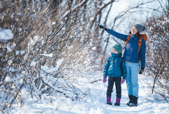 Top des activités neige à tester en famille à la montagne sans skier : jeux de piste