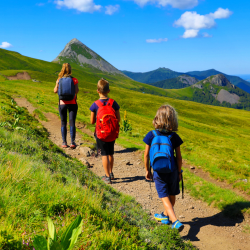 Randonnées en famille en Auvergne - Cantal