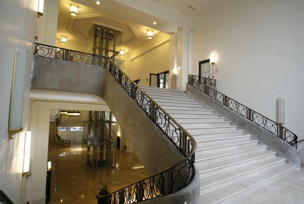 Beffroi de Montrouge : escalier