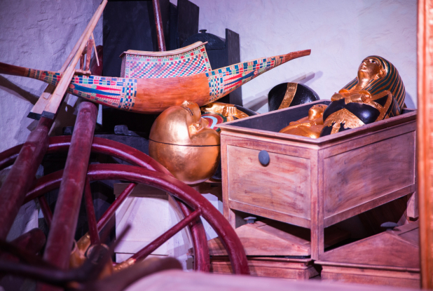 Objets reconstitués découverts dans le tombeau de Toutankhamon