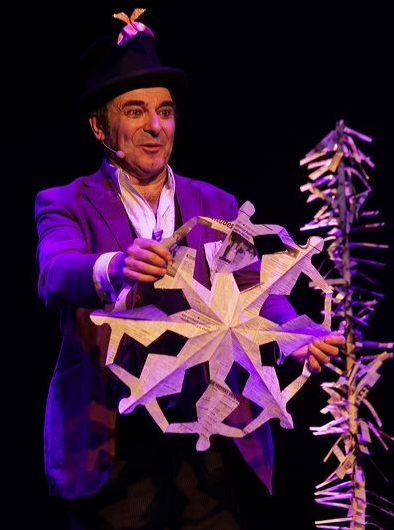 Le magicien de papier