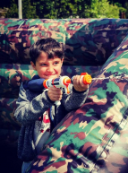 Battle Park à Saint-Médard-en-Jalles : enfants avec un pistolet à eau