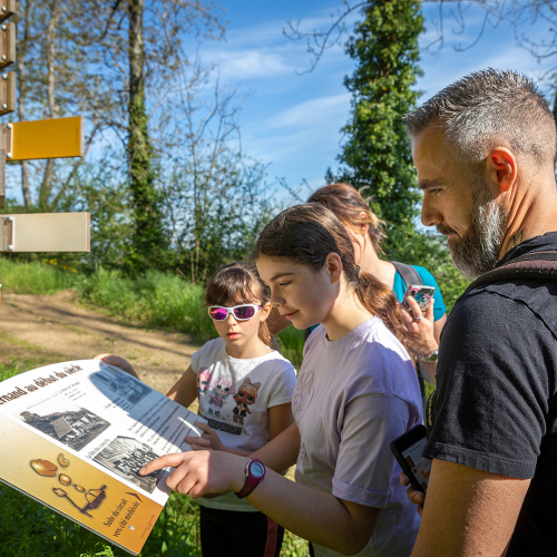 Les Gnolus - application de geocaching dans le Rhône - famille en balade