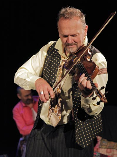 Les Gypsies et les Instruments Magiques