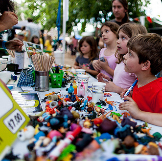 Des enfants à la Mini Maker Faire d'Austin