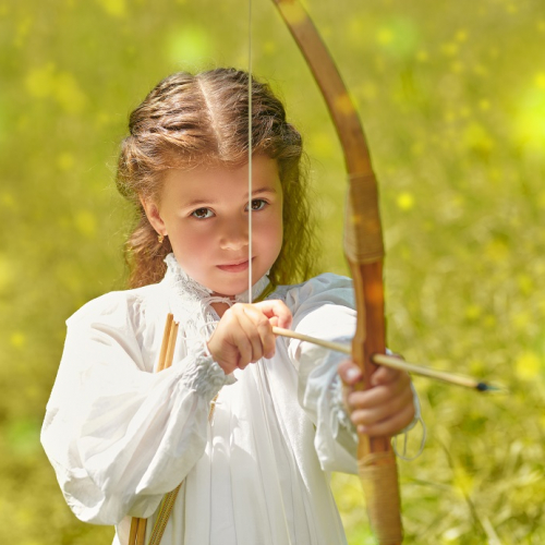 Fête du Terroir : Une petite fille tire à l'arc