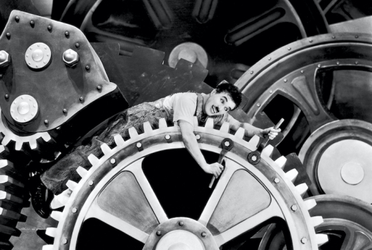 Les Temps modernes : rouages de l'usine - Charlie Chaplin