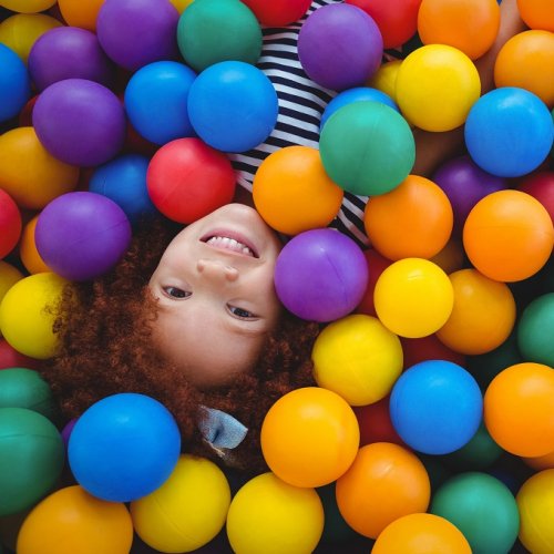 Gulli Parc Vendeville : Deux enfants dans une piscine à balles