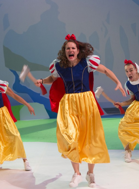 Barbe-Neige et les Sept Petits Cochons au bois dormant