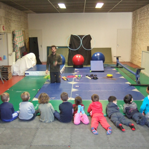 Ateliers cirque et magie avec Asphyxie