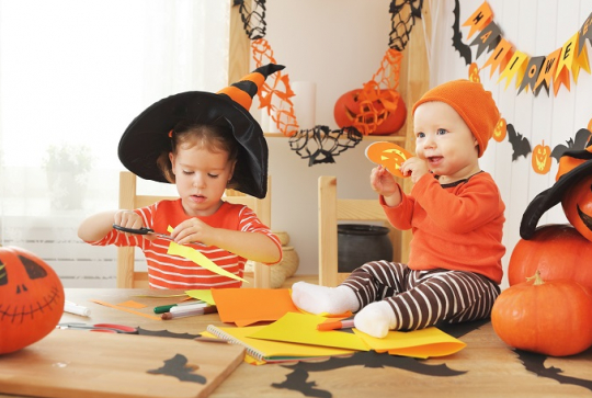 Une sorcière en papier plié