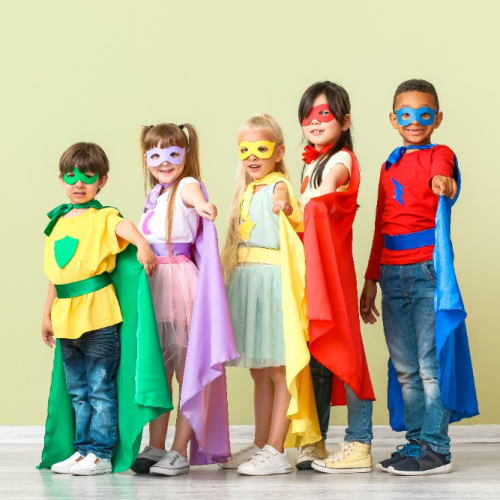 Photos d'enfants déguisés en super-héros