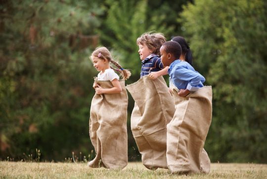 Organiser un anniversaire enfant dans un parc, les jeux classiques