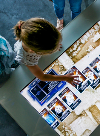 Entrez dans le Village des sciences