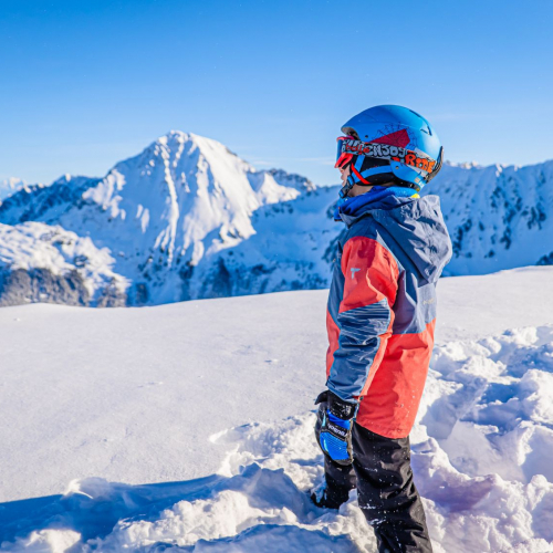Belledonne Chartreuse : à chaque famille son domaine - enfant dans la montagne