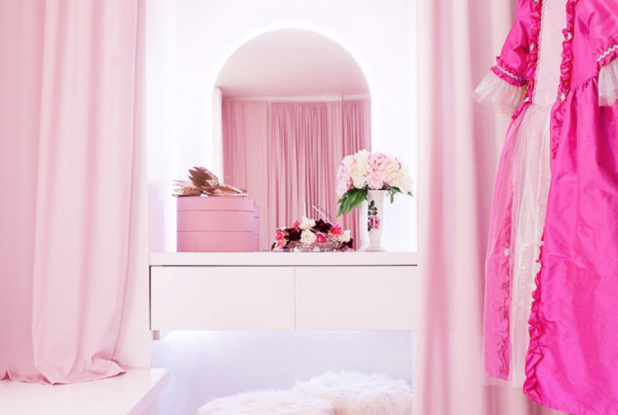 Queenie in Powerland : décoration