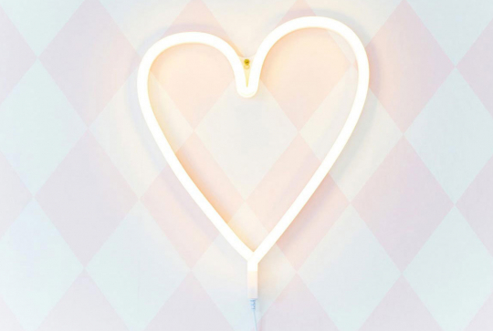 Lampe murale néon cœur