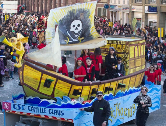 Un bateau de pirates au carnaval