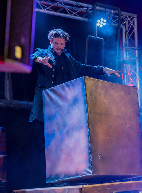 Le Théâtre Magique