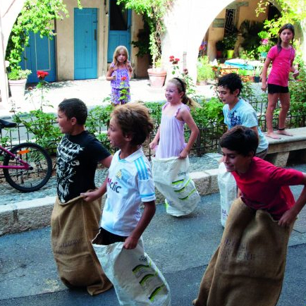 Biot J'adore l'Été : course en sac