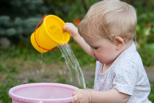 Jeux d'eau : transvasements