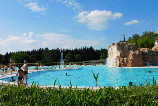 Le Top Des Piscines A Lyon Pour Se Baigner En Famille Citizenkid